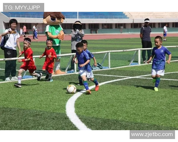 皮筋足球的魅力探秘：从童年游戏到现代竞技的演变与发展