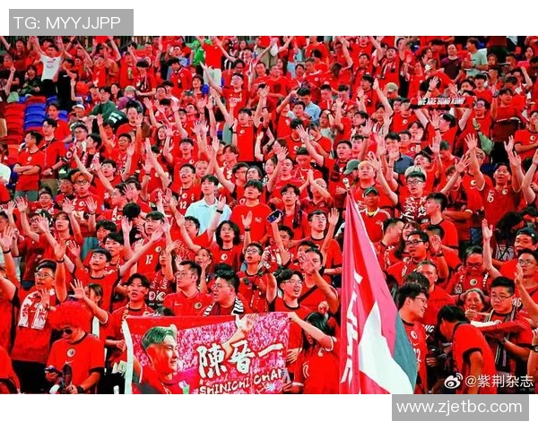 足球赛场风云变幻球迷热情不减精彩赛事不断上演